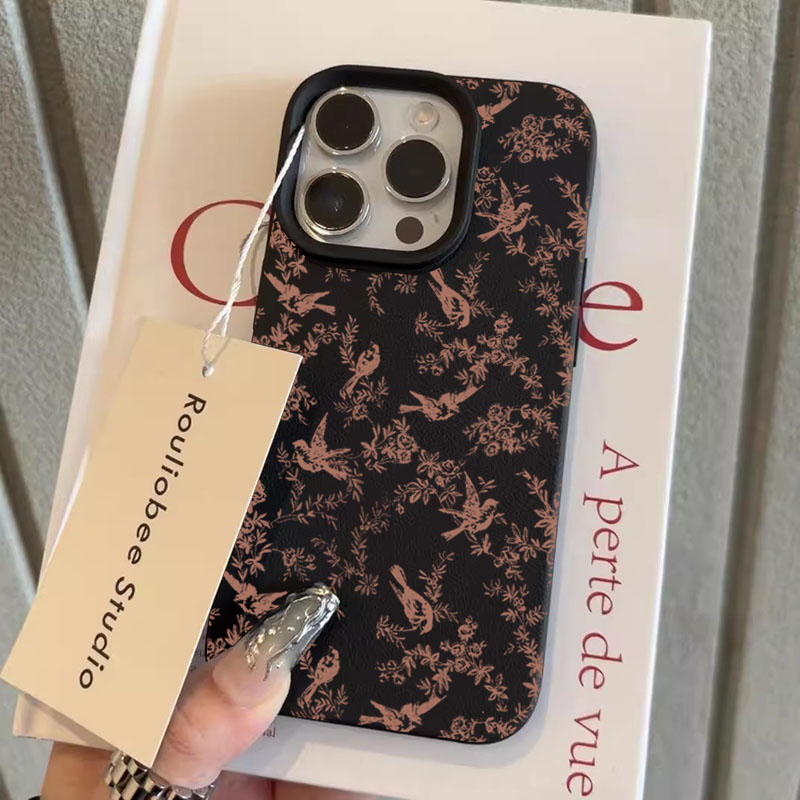 Apple Iphone 15 - Capa de Silicone Rosa com Estampa